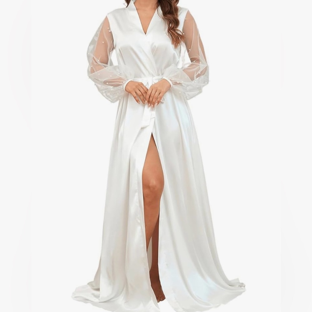 Long Sleeve Bridal Robe - White Satin